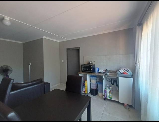2 BEDROOM PROPERTY TO RENT IN GREENWOOD PARK